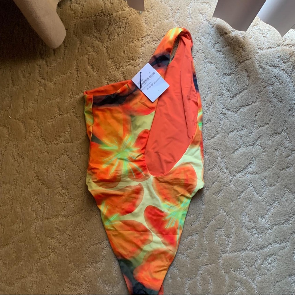 Floral One-Shoulder Swimsuit - Picture 3 of 5